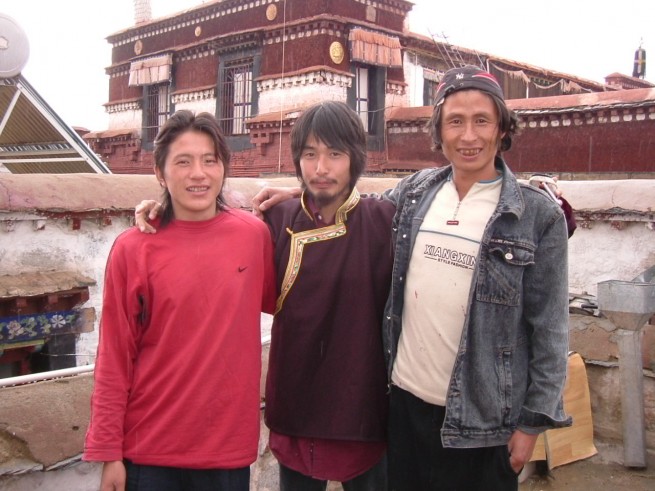 バックパッカーをしていたころの小野さん。チベットにて。 